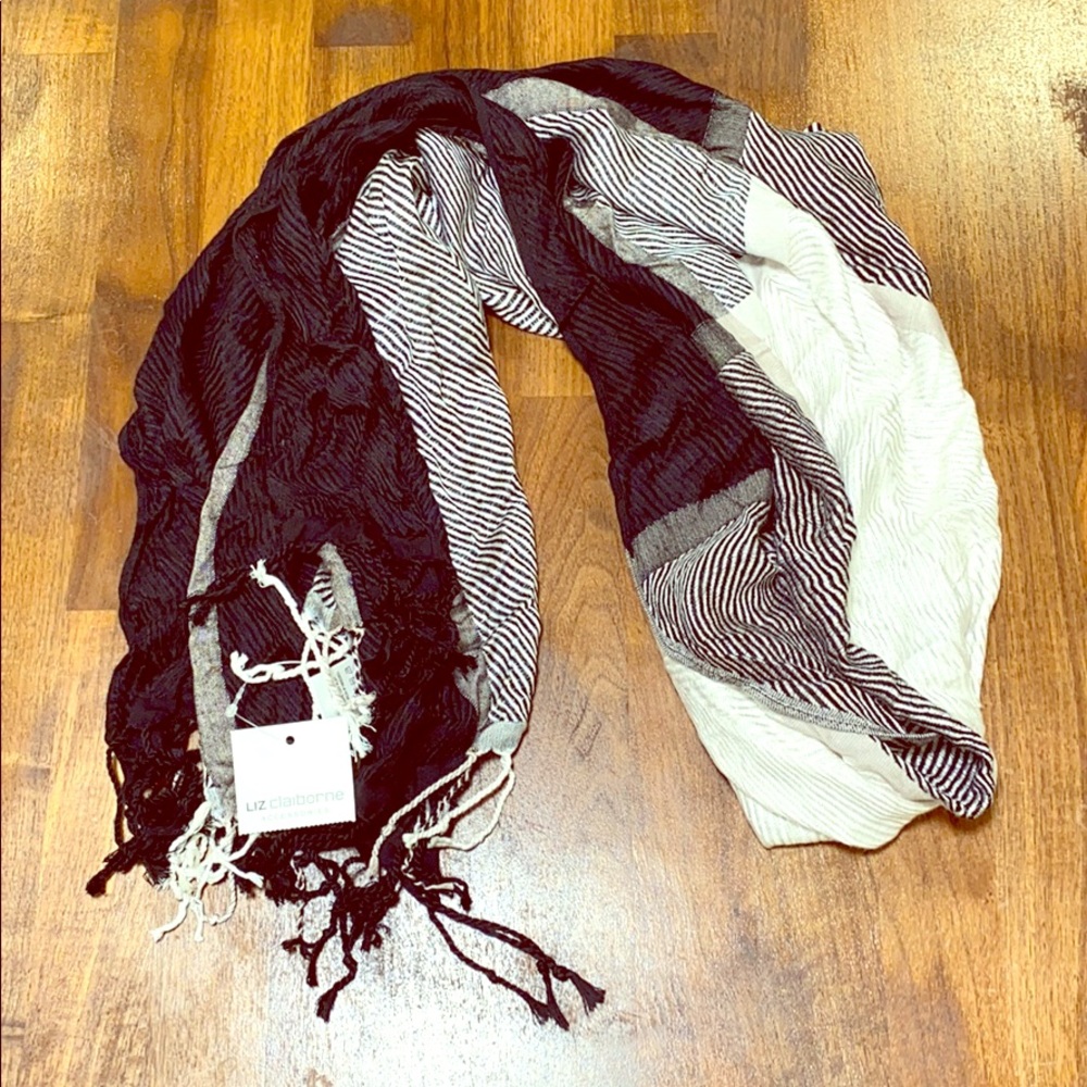 Liz Claiborne scarf, NWT!